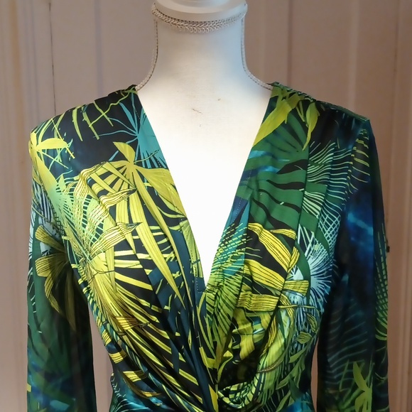 NEW VENUS Exaggerated Sleeve Twist Front Maxi Dress - Picture 3 of 14